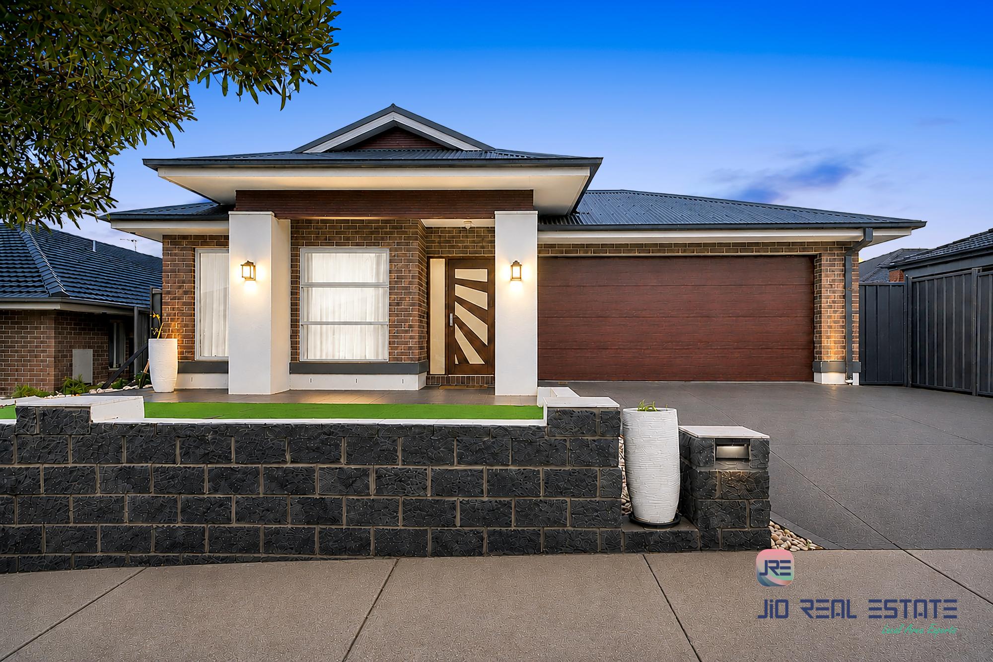 15 Crawford Rise, Cobblebank VIC