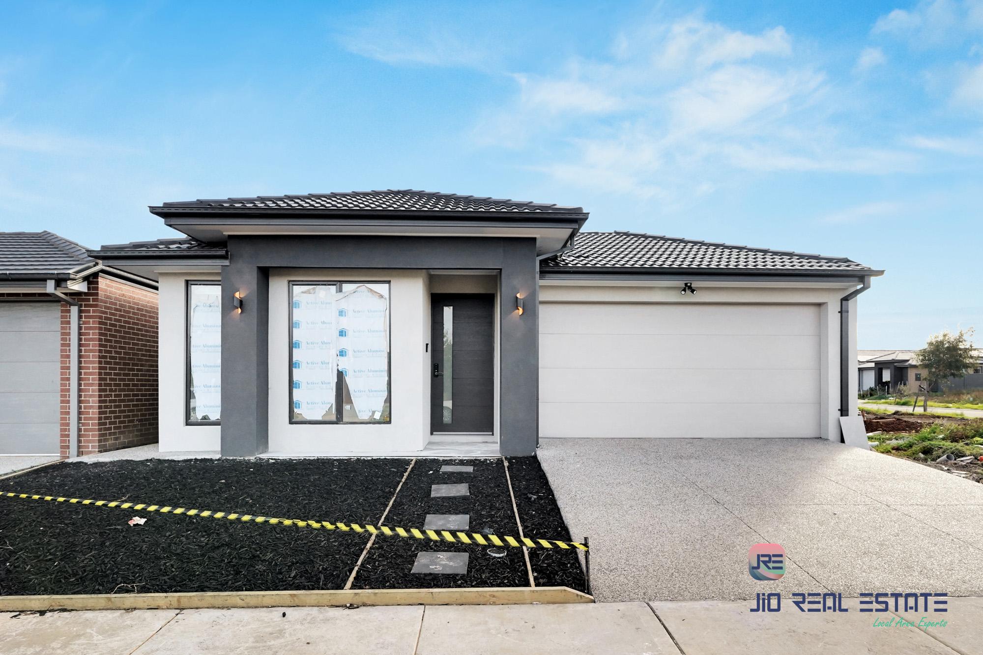 16 Ruff Way, Melton South VIC