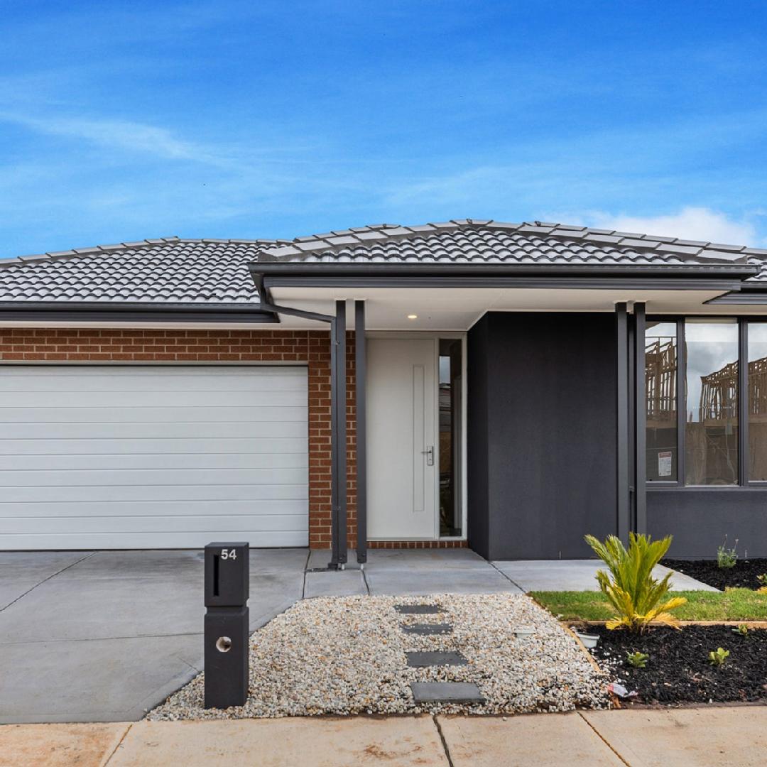 54 Lynwood Drive, Thornhill Park VIC