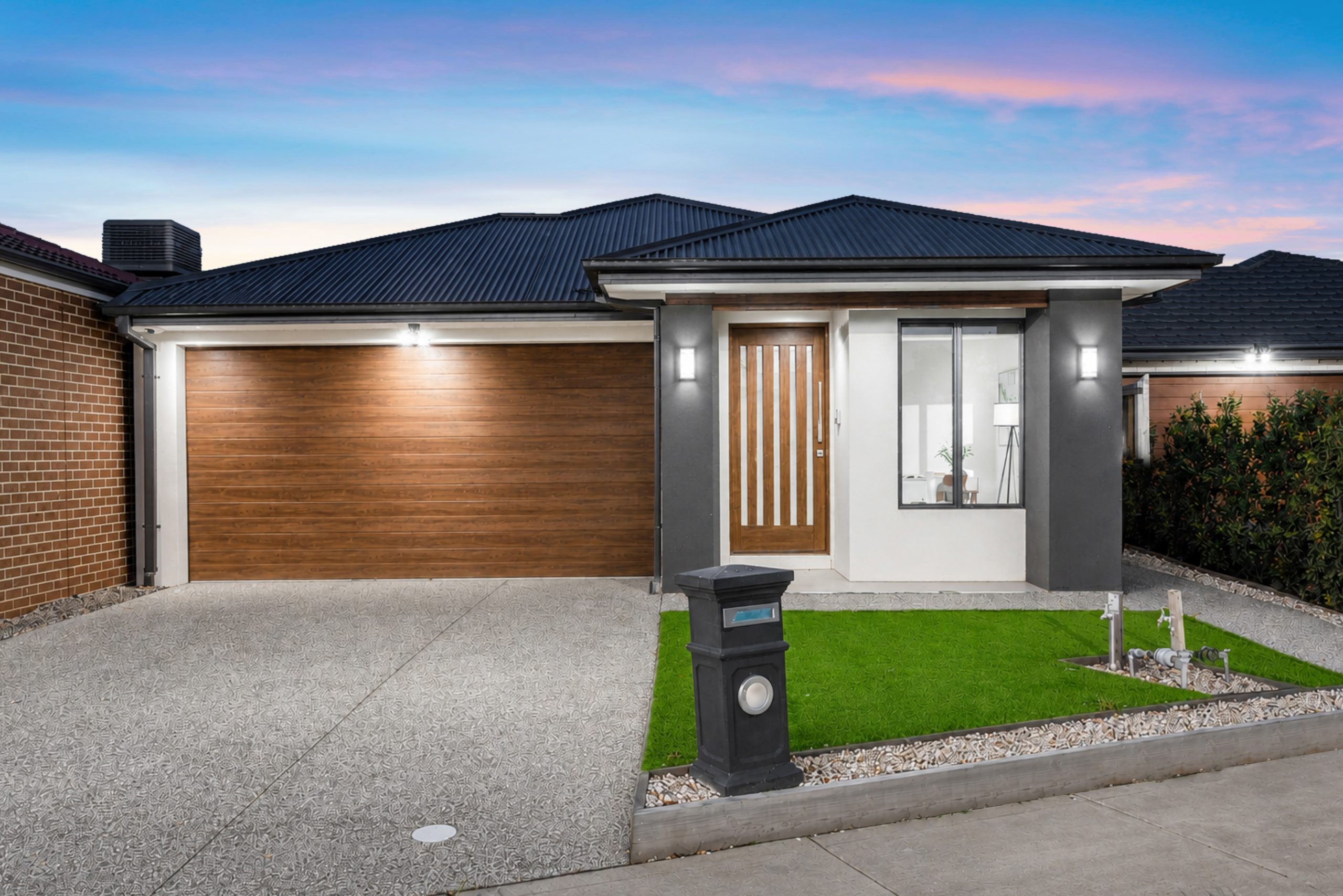 28 Mewat Circuit, Thornhill Park VIC
